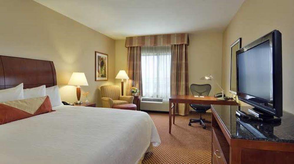 Hilton Garden Inn Lake Forest Mettawa מראה חיצוני תמונה
